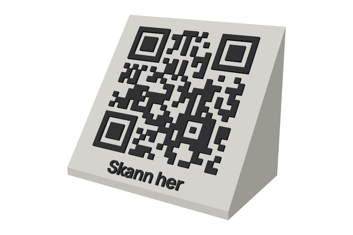 Lysegrått QR-kode bordstativ med svart kode og teksten Skann her